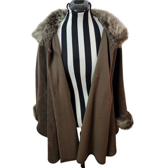 Parkhurst Desmona Cape Faux Fur Trim Brown Fleece Button Closure One Size - Picture 8 of 8